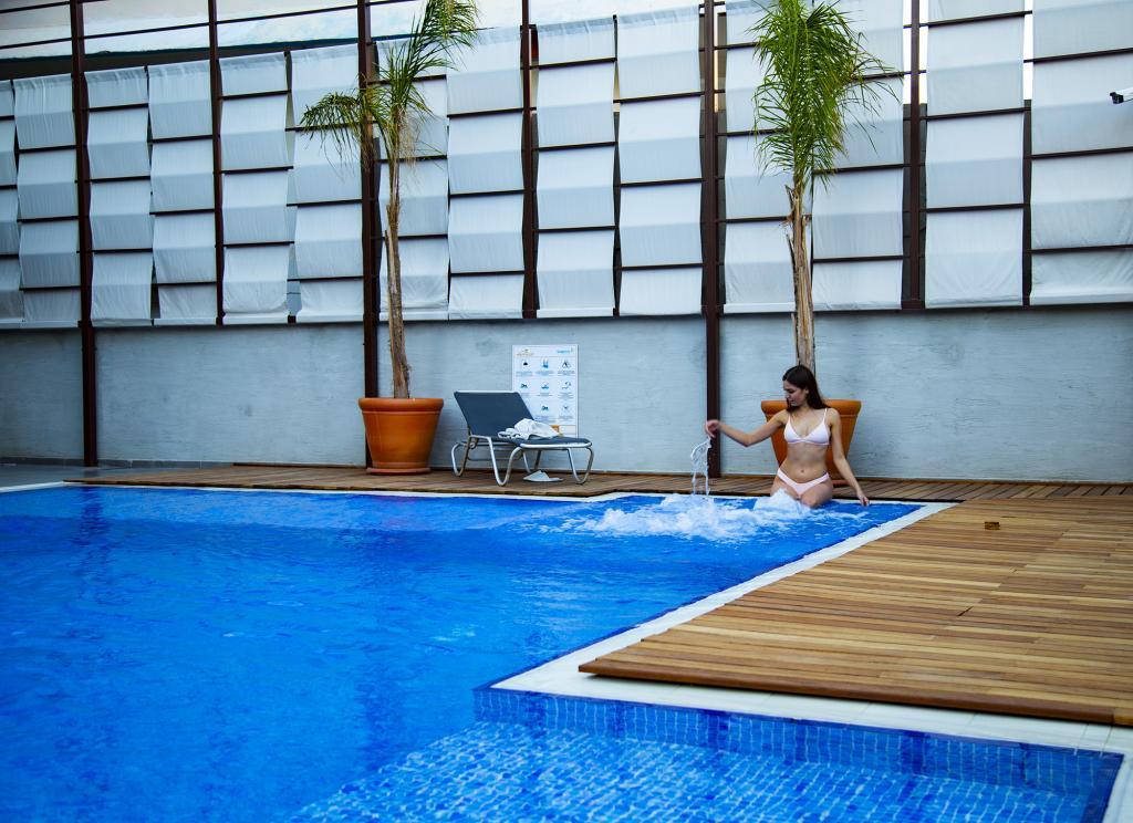 Laren Family Boutique Hotel — 2