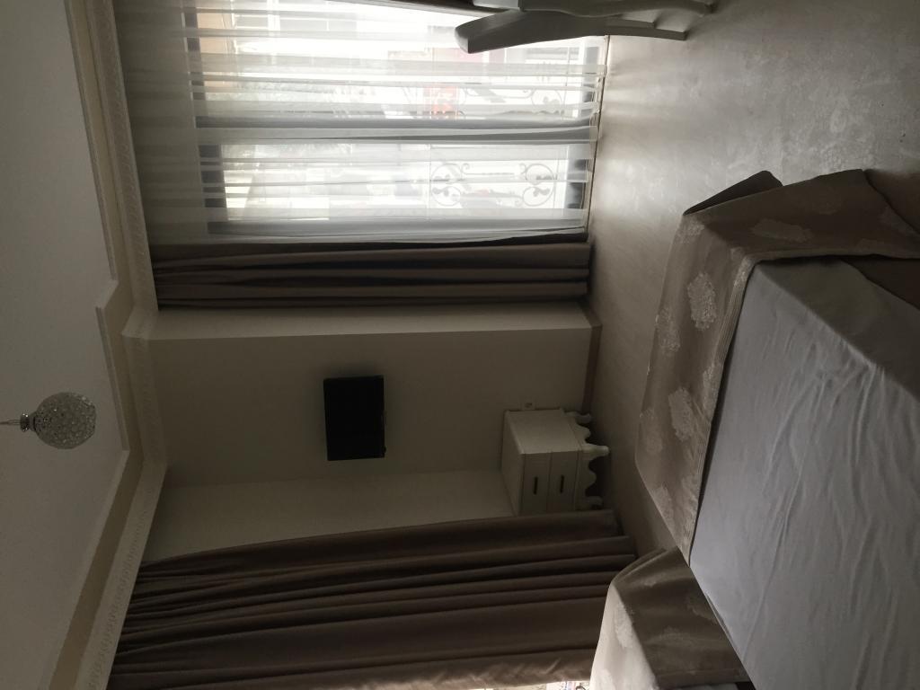 Deluxe Newport Hotel — 8