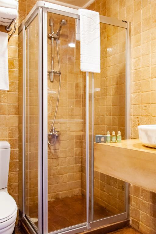 AlaHan Hotel — 10