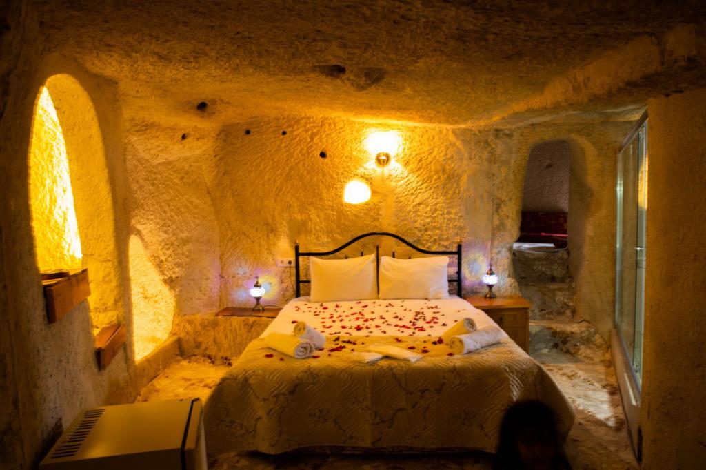 Unicorn Cave Hotel — 9