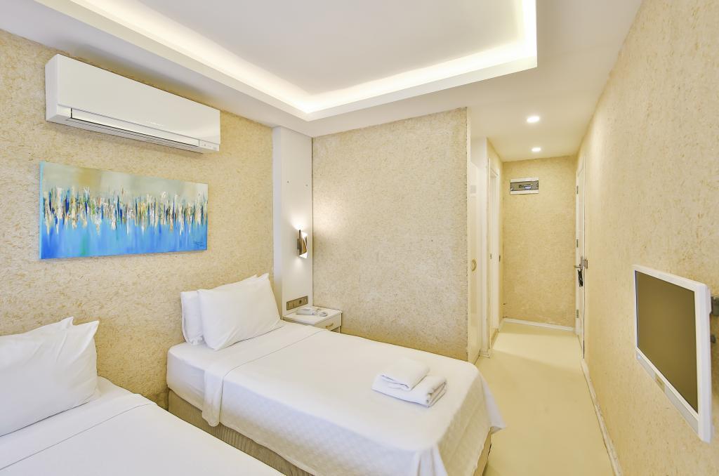 Hotel No37 ( +12 ) — 5