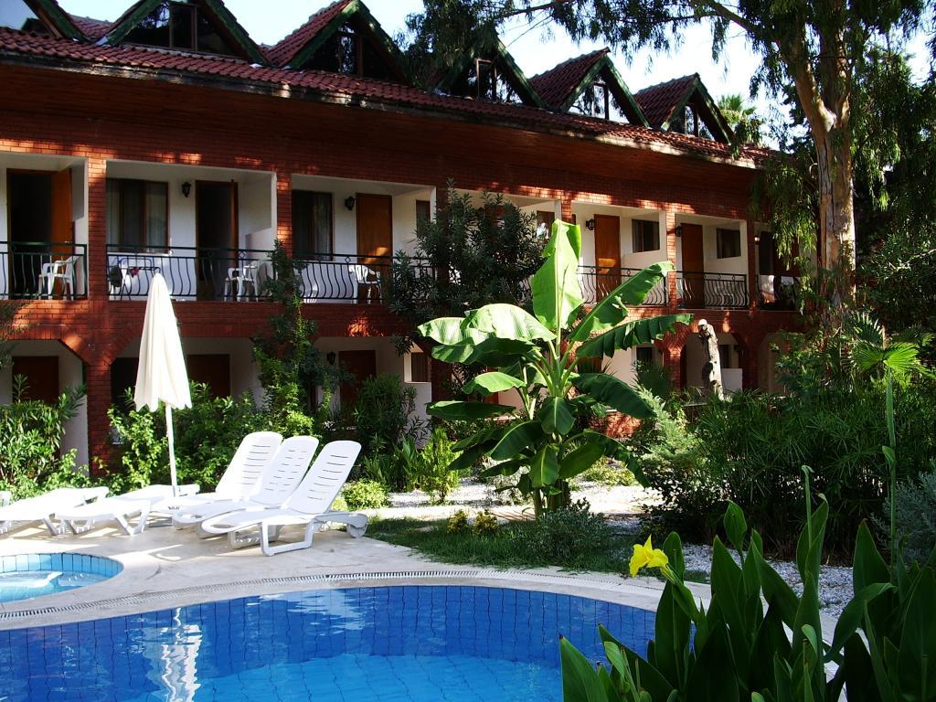 Cerit Hotel- Yetişkin Oteli +18