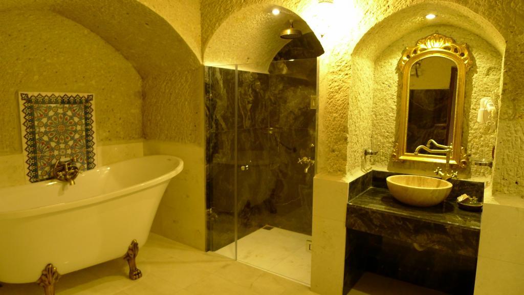 Travellers Cave Hotel — 5