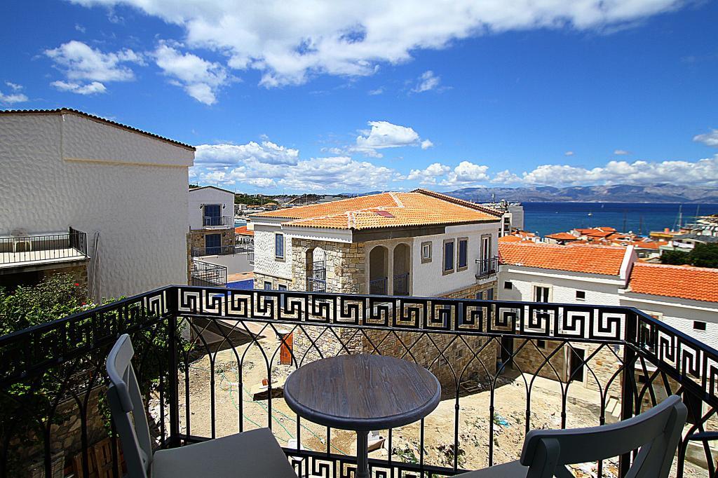 Çeşme Kale Taş Apart — 2