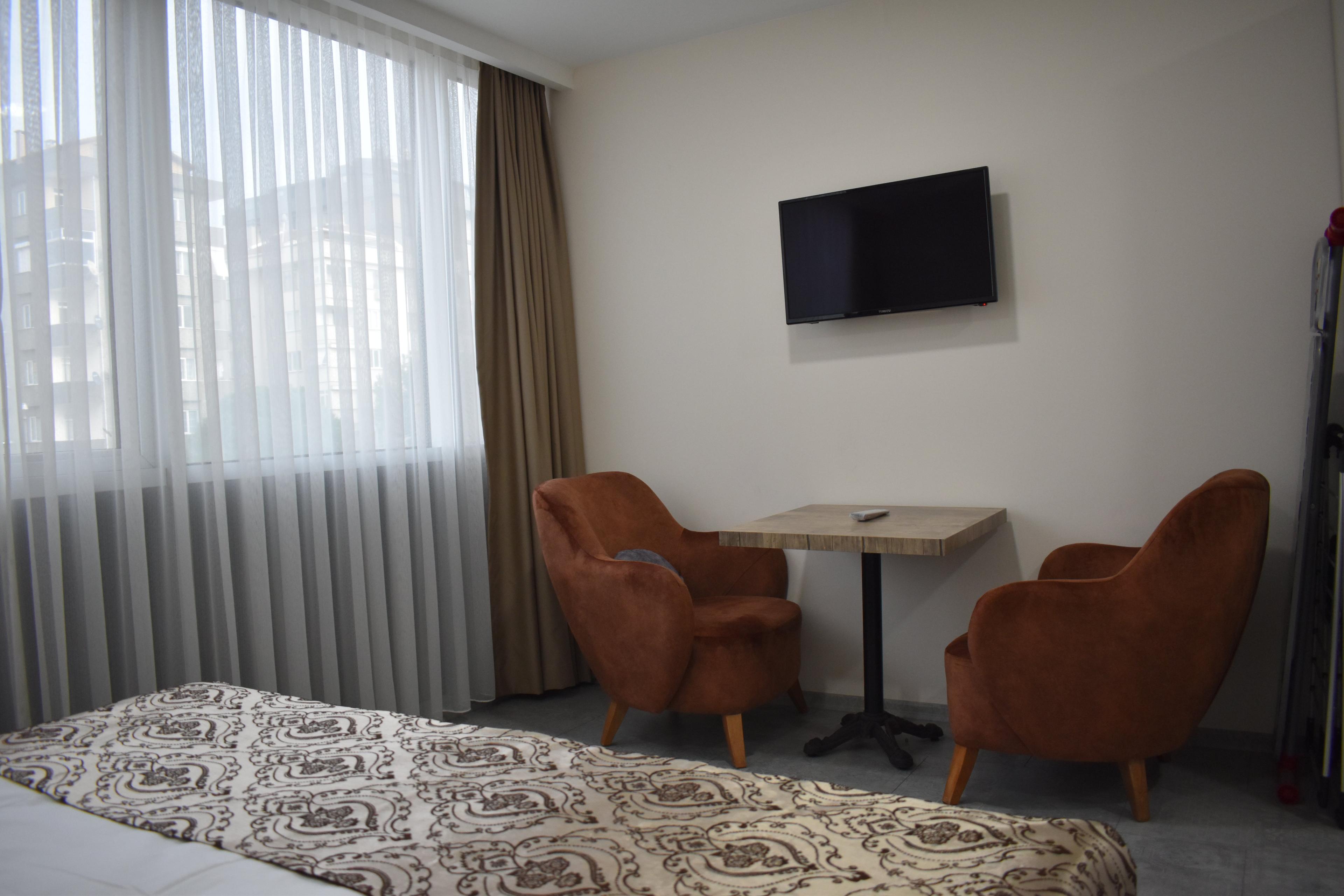 Mia Suite — 7