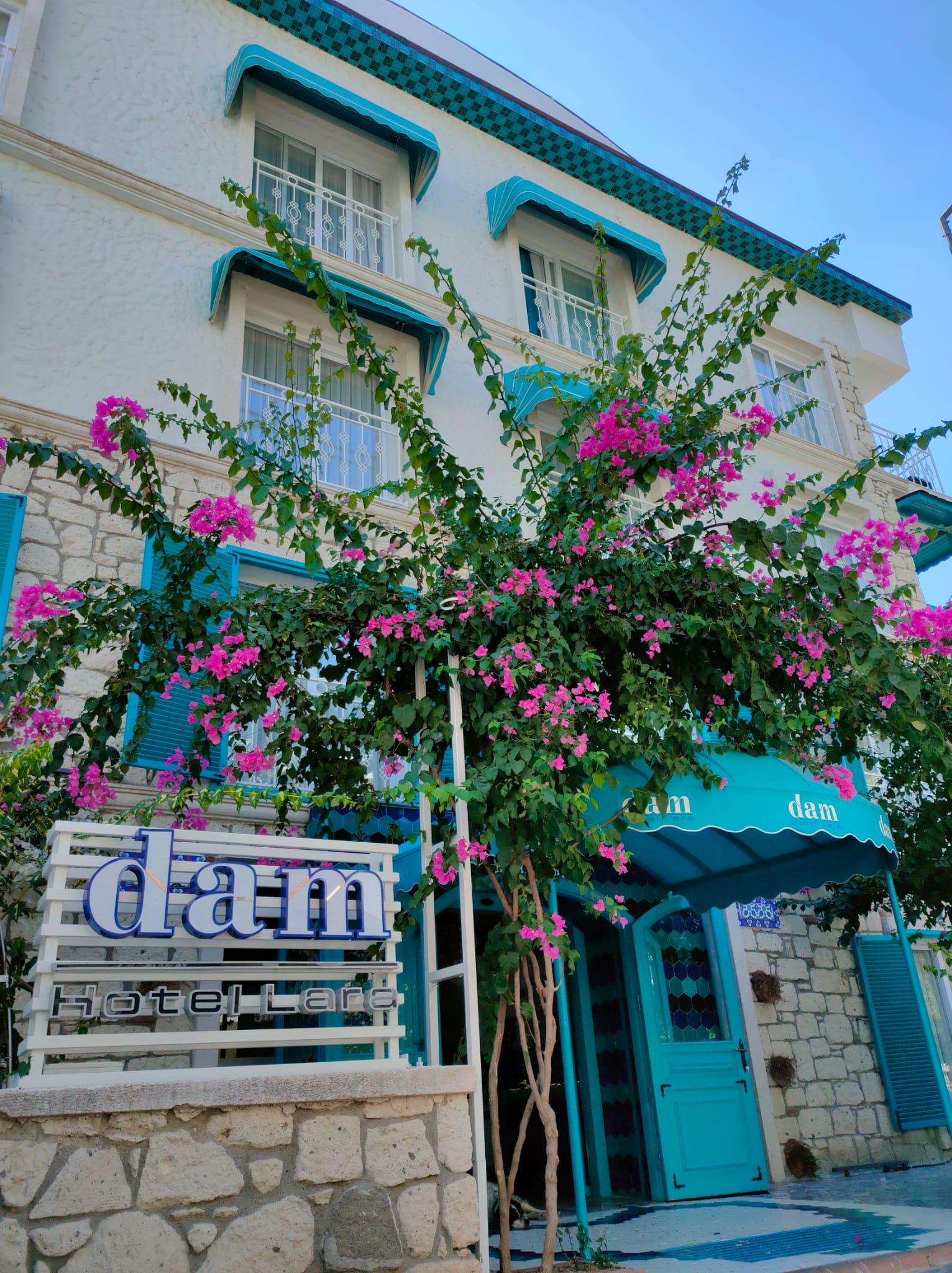 Dam Hotel Lara — 4
