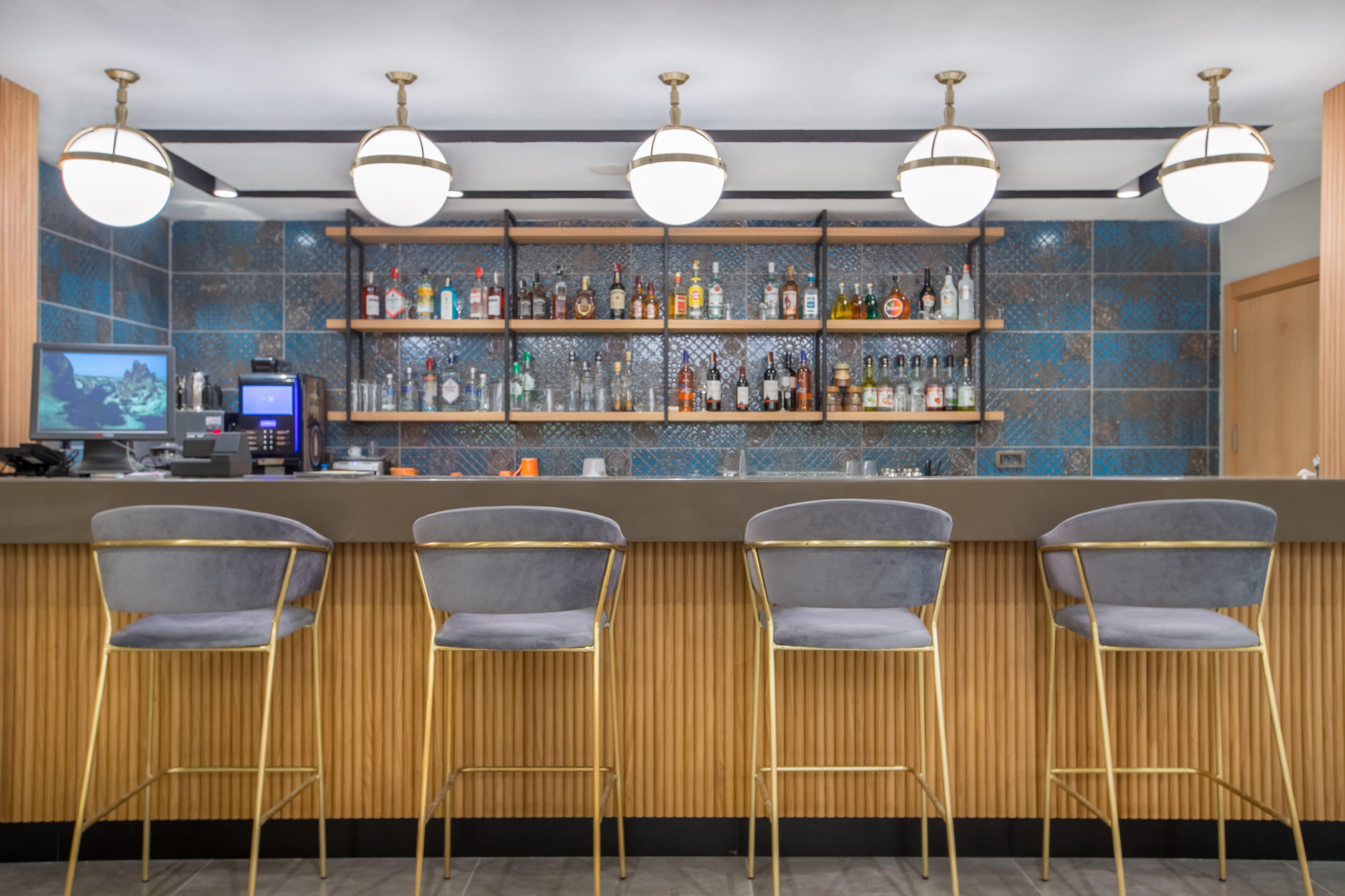 Signature Hotels & Spa — 4