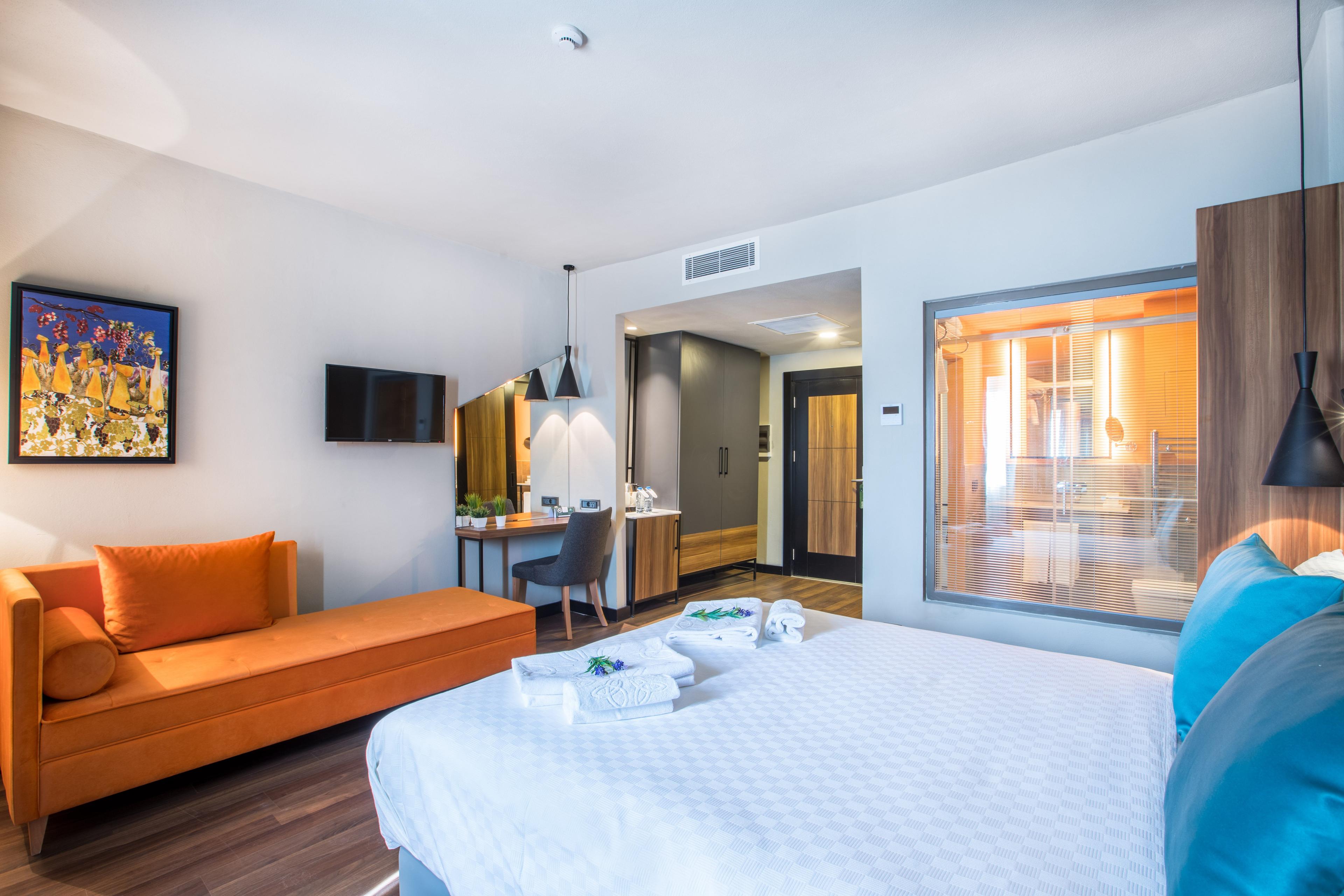 Signature Hotels & Spa — 7