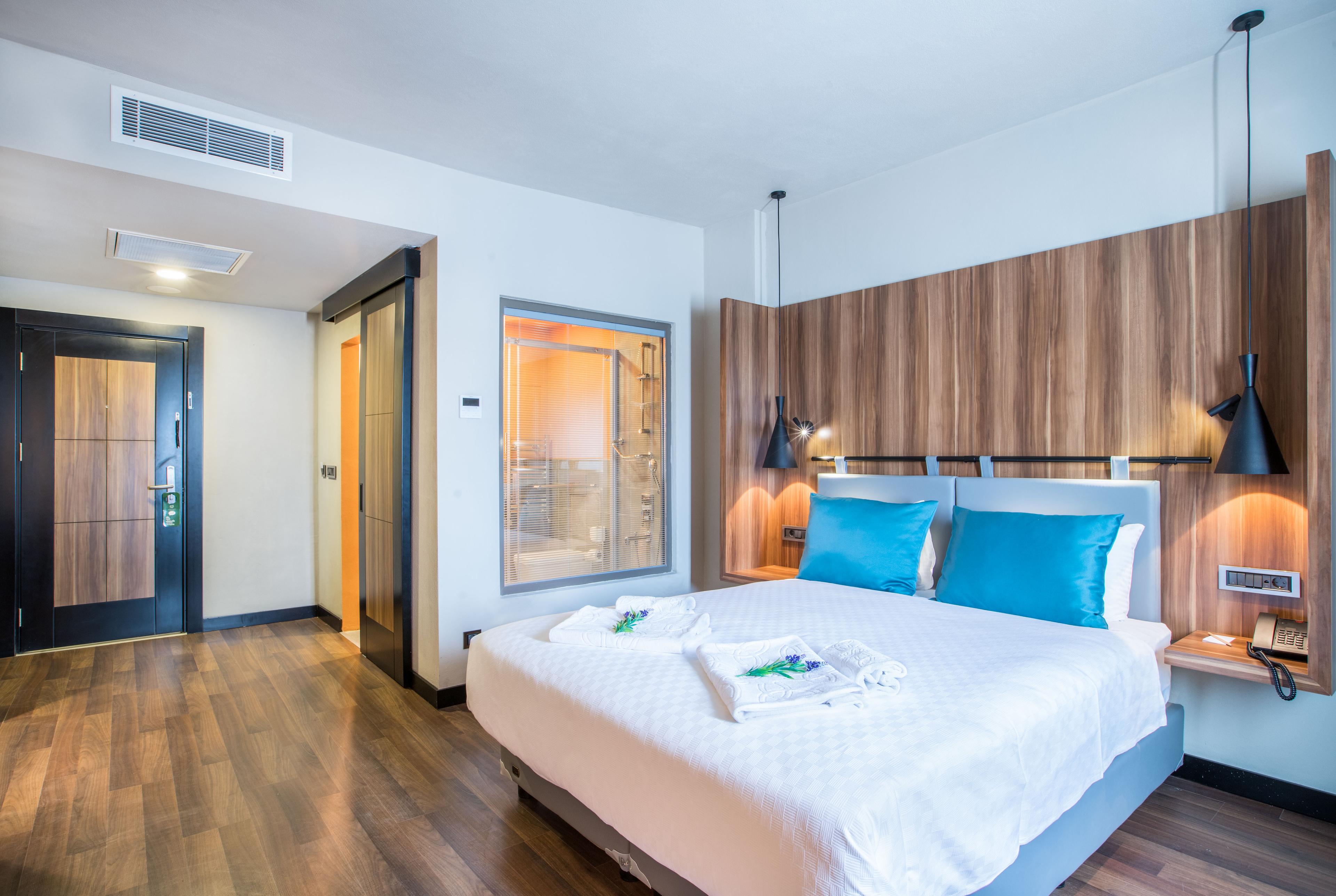 Signature Hotels & Spa — 6