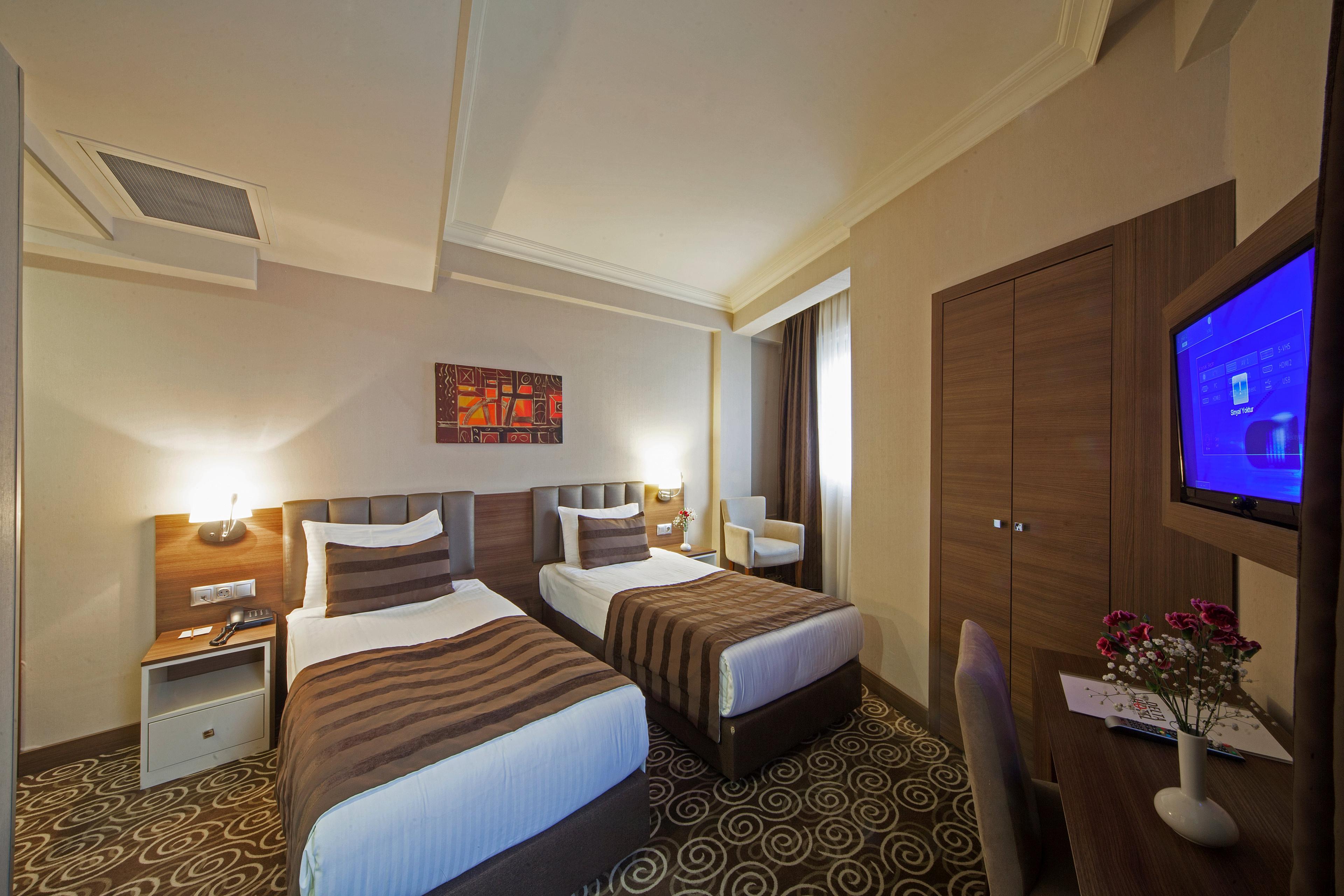 Delta Hotel Istanbul — 4