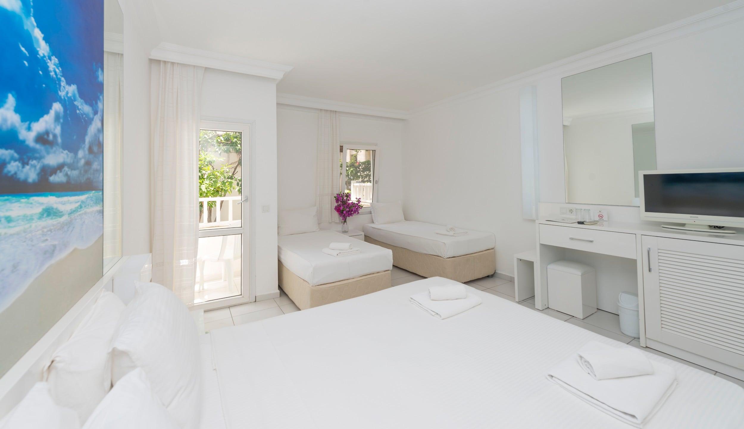 Bendis Beach Hotel — 5