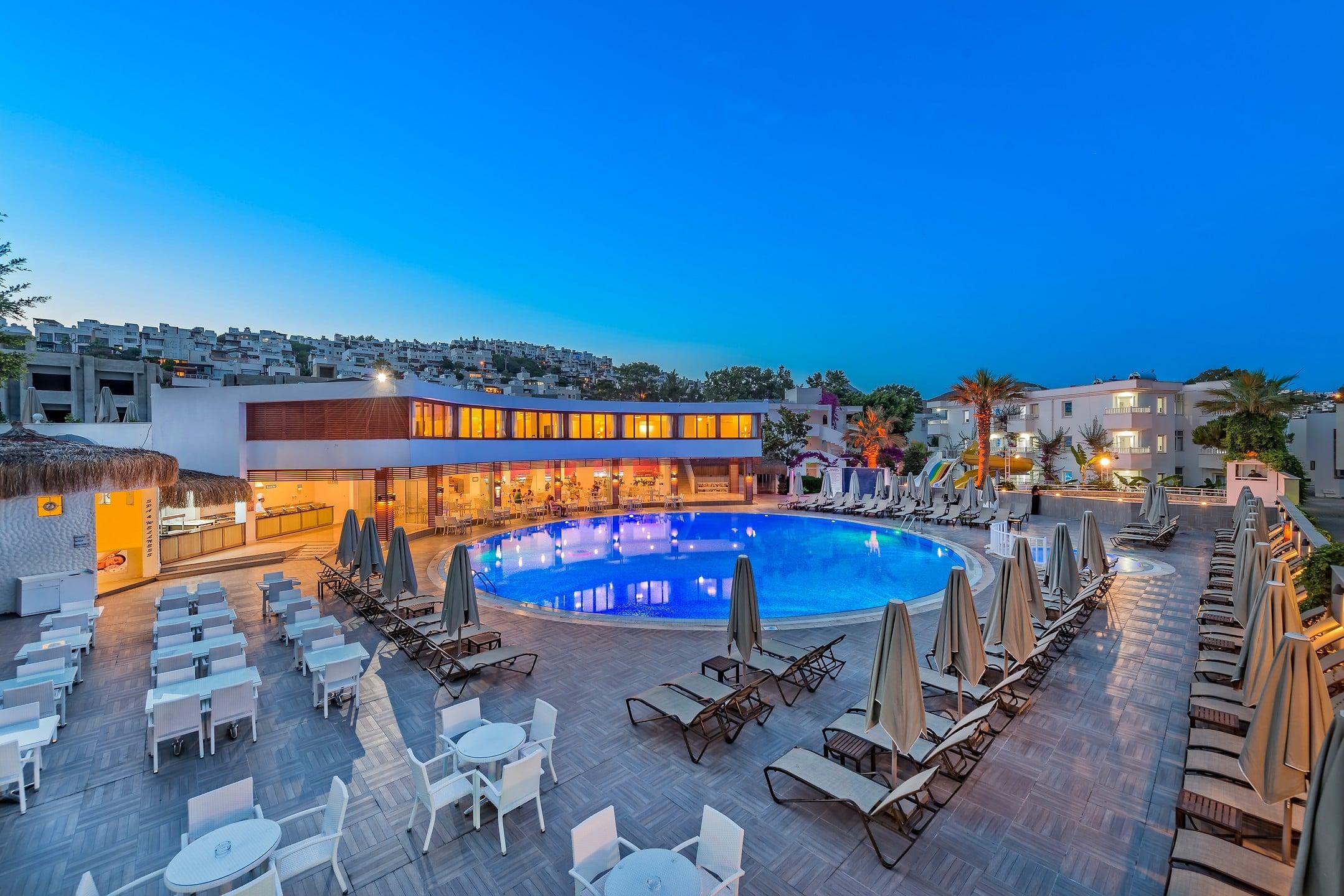 Bendis Beach Hotel — 8