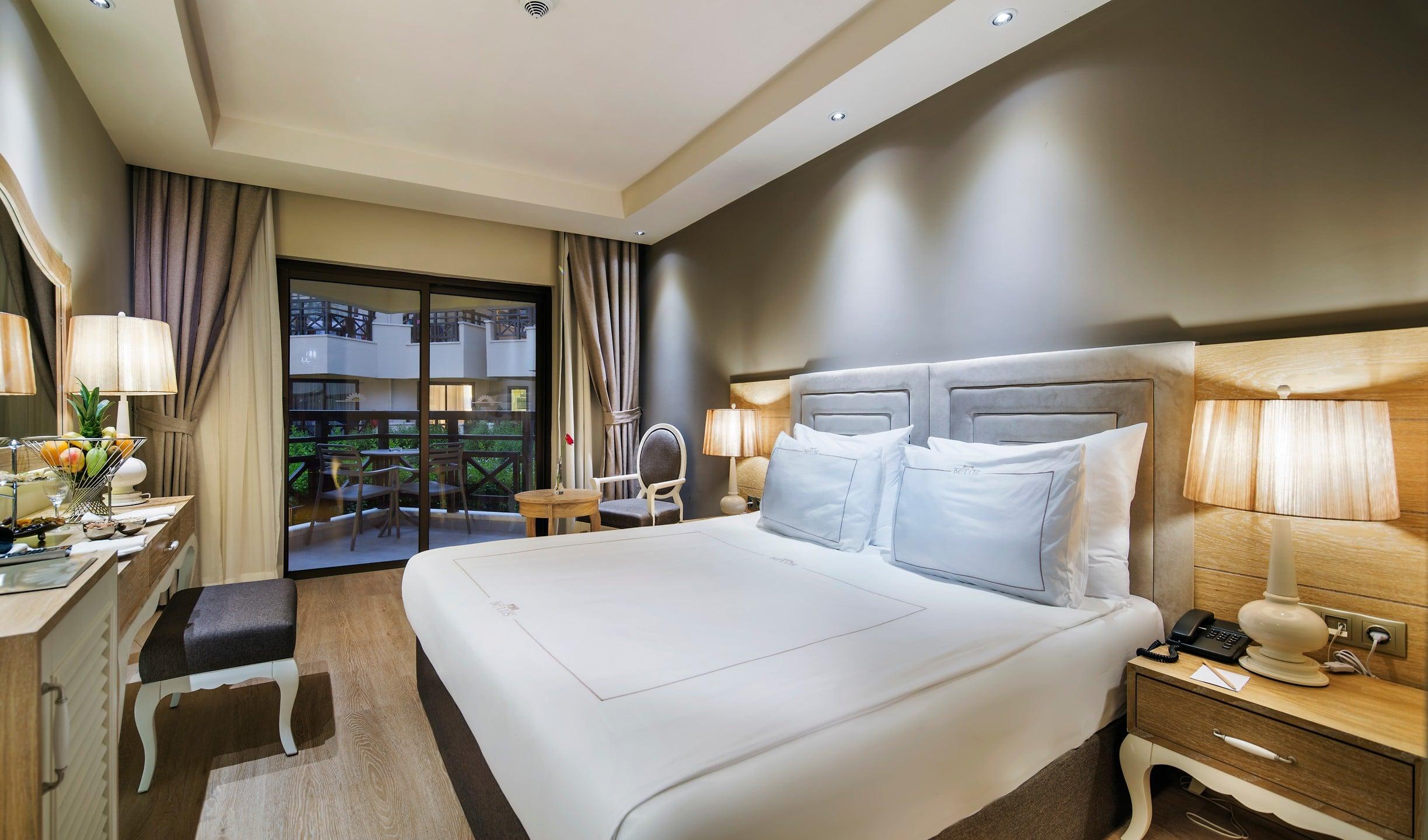 Bellis Deluxe Hotel — 4
