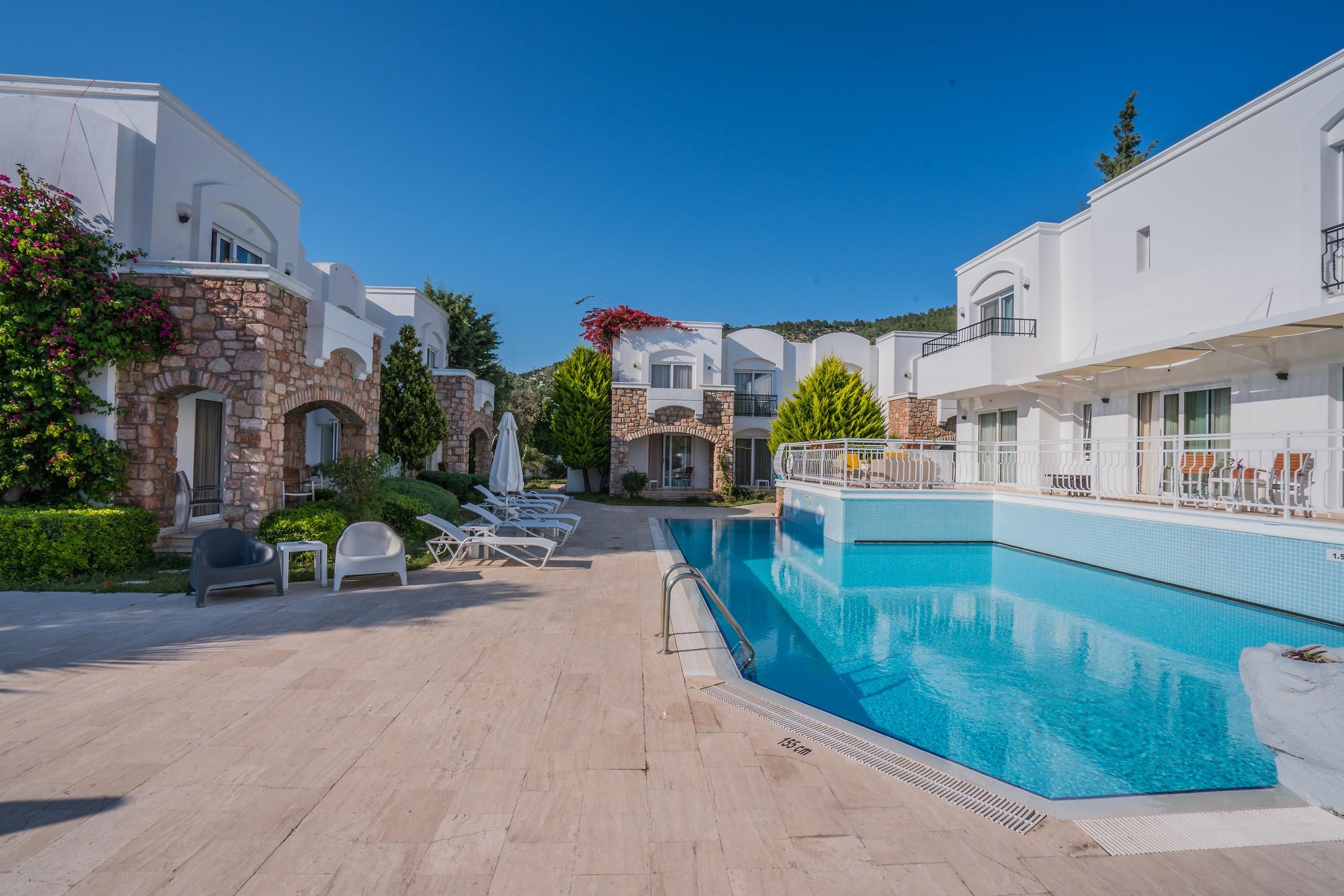 Costa Sarıyaz — 5