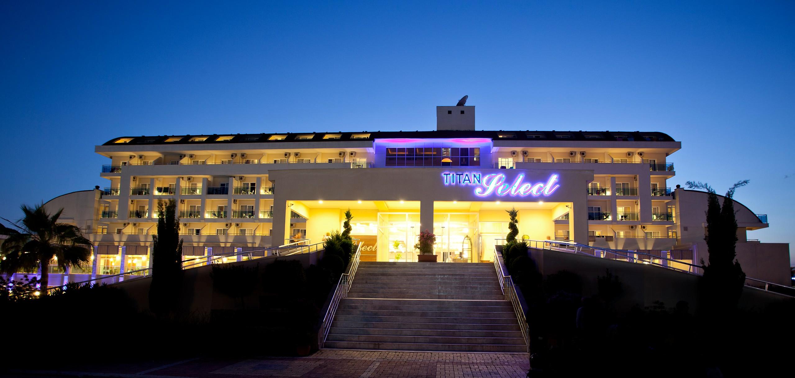 Titan Select Hotel — 2