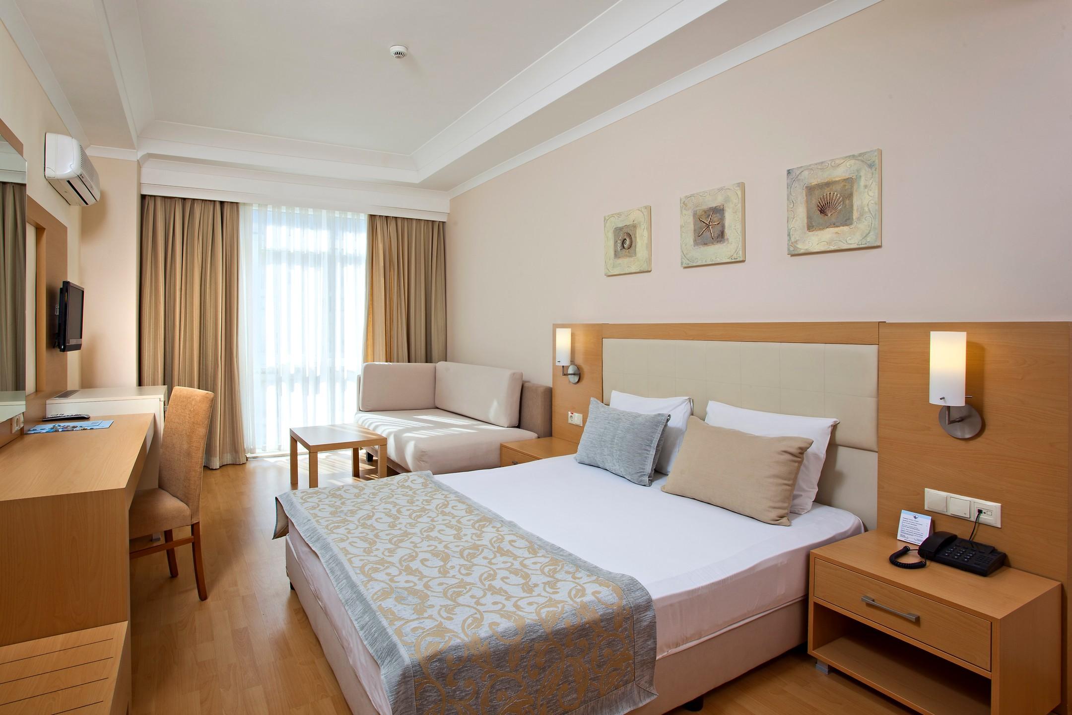 Titan Select Hotel — 4