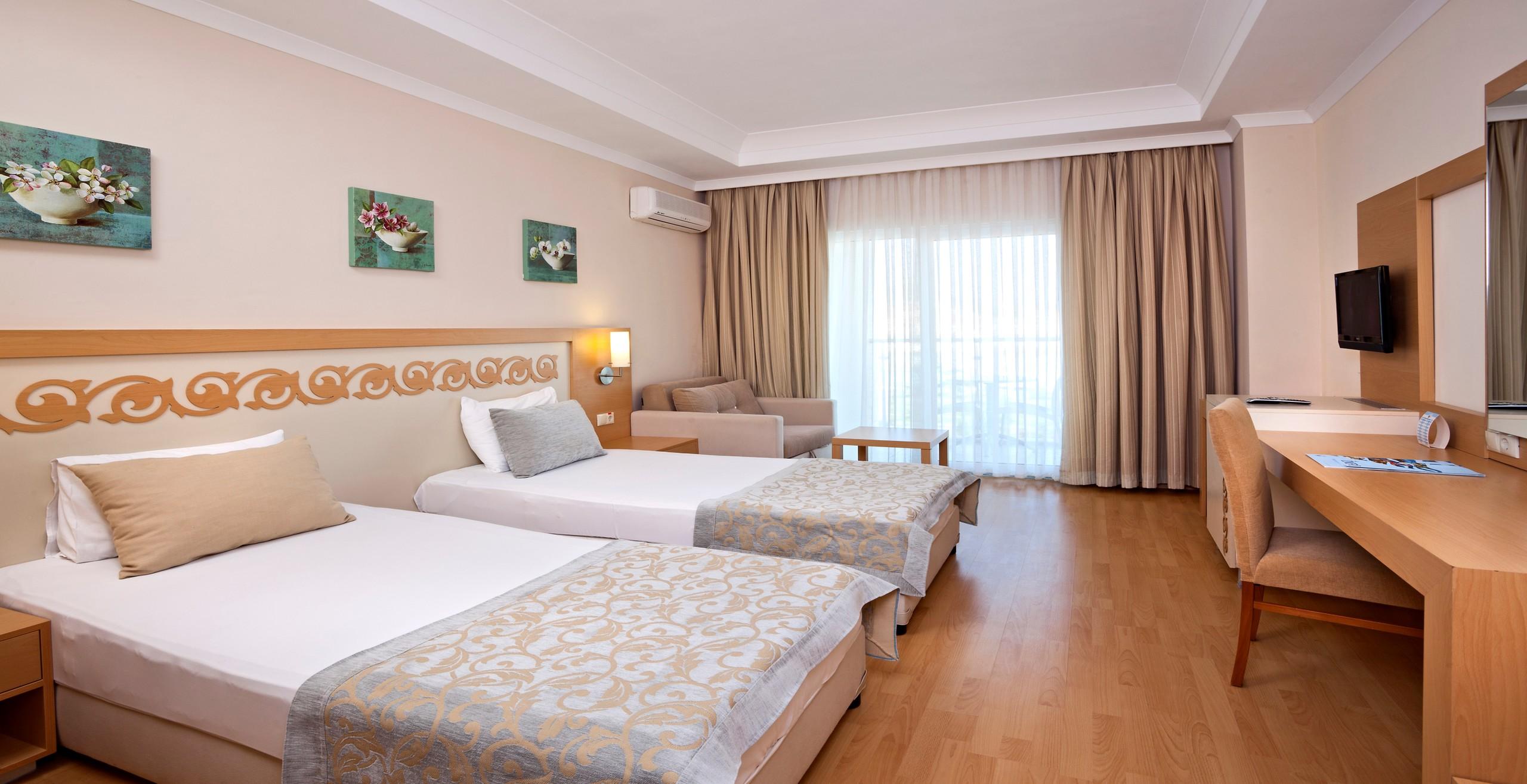 Titan Select Hotel — 7