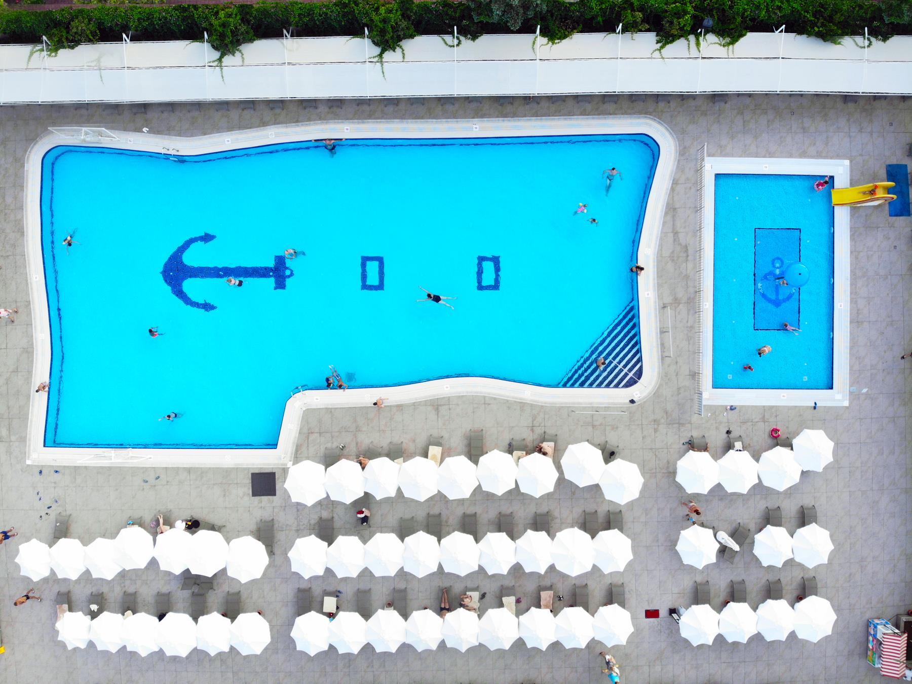 Sailor's Beach Club — 6
