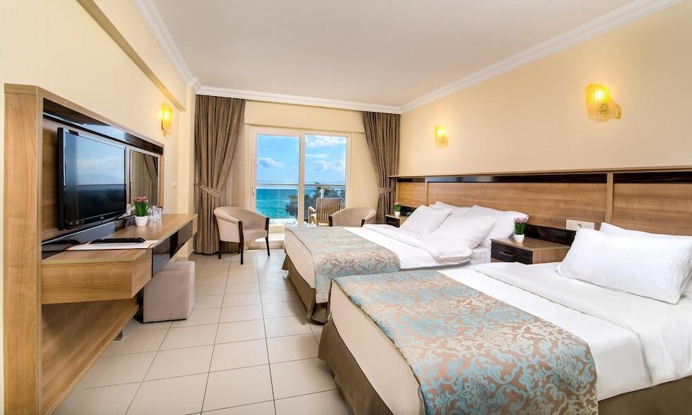 Royal Beach Club — 4