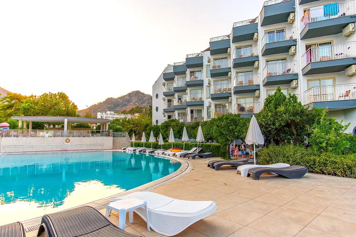 Caprice Beach Hotel — 6