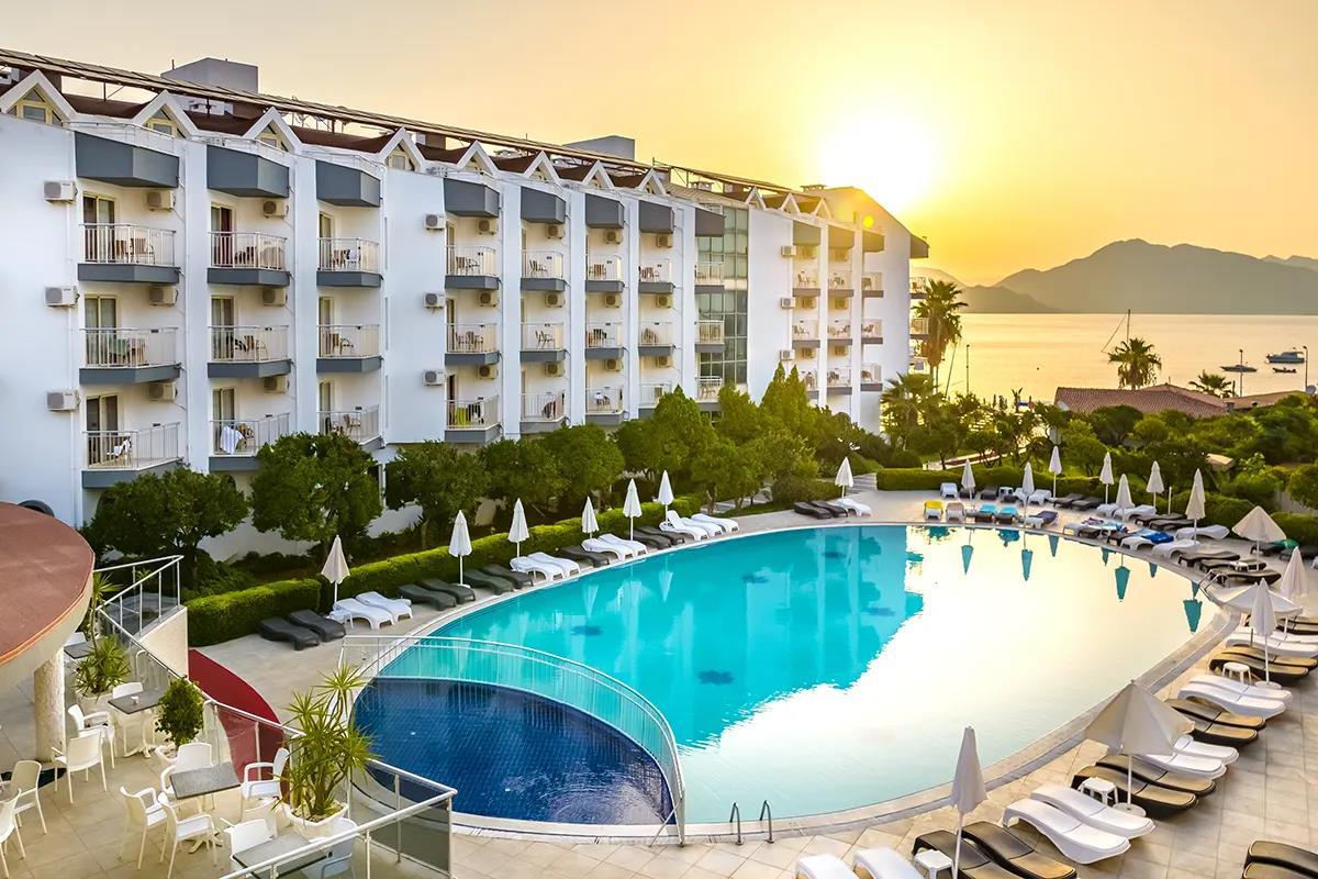 Caprice Beach Hotel — 8