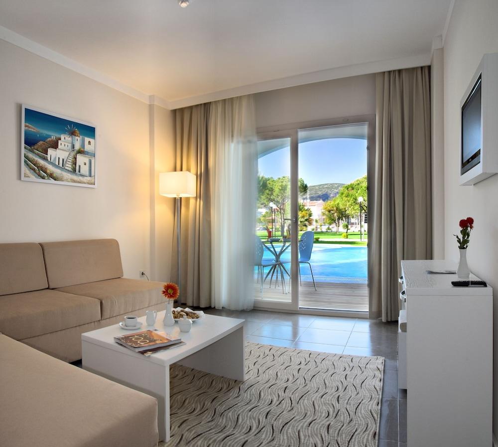 Batihan Beach Resort & Spa