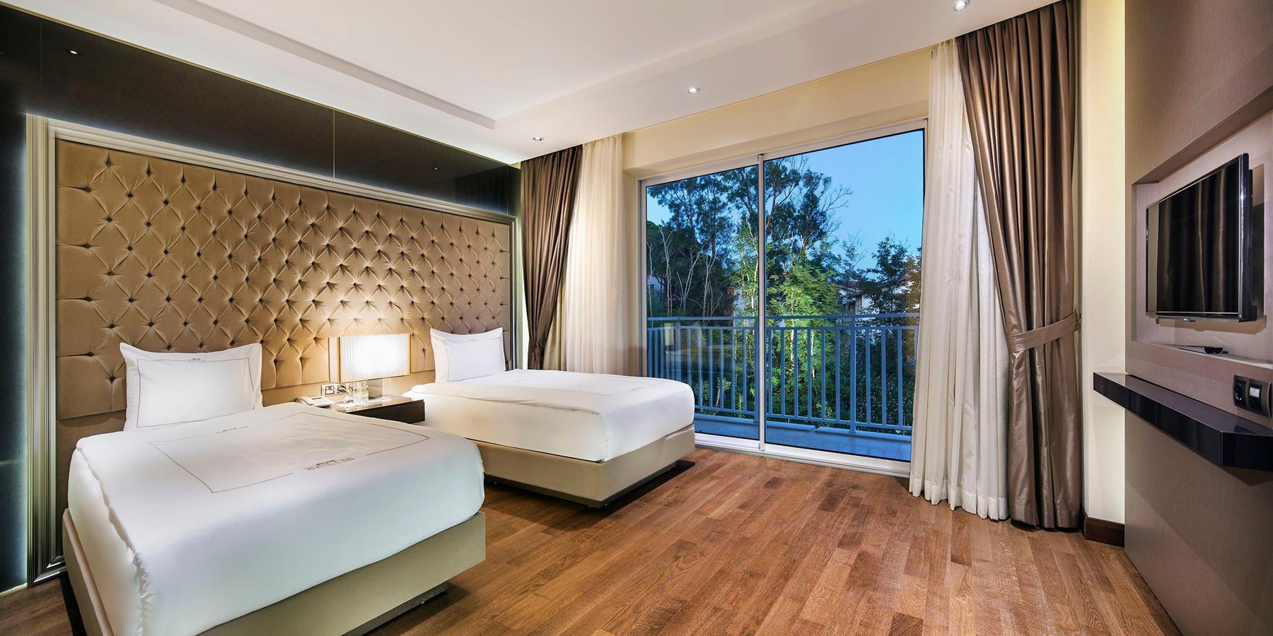 Bellis Deluxe Hotel — 3