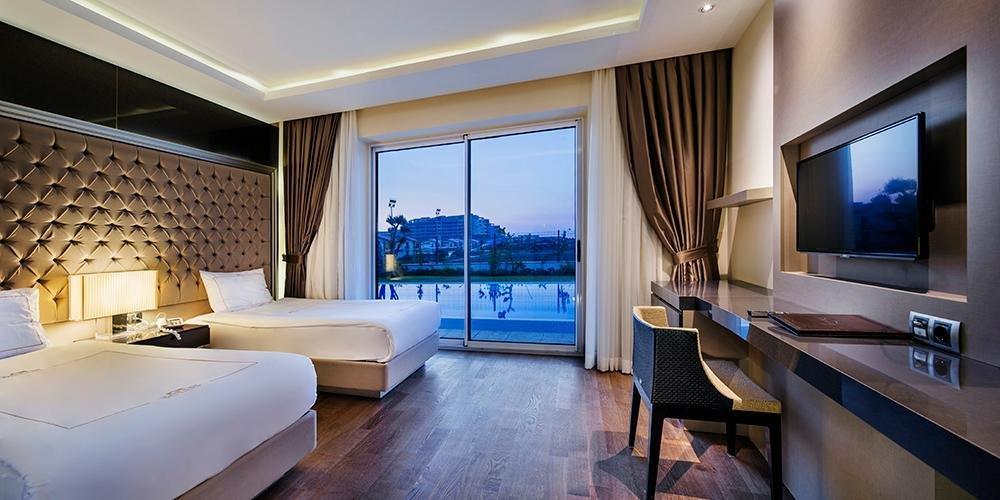 Bellis Deluxe Hotel — 4