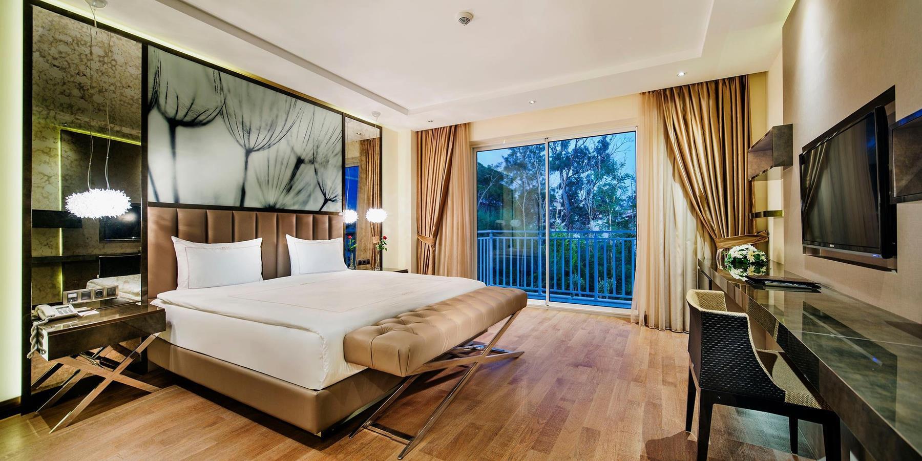 Bellis Deluxe Hotel — 5
