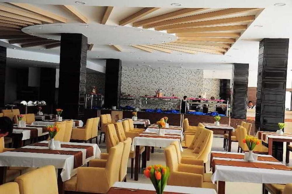 Anita Dream Hotel — 8