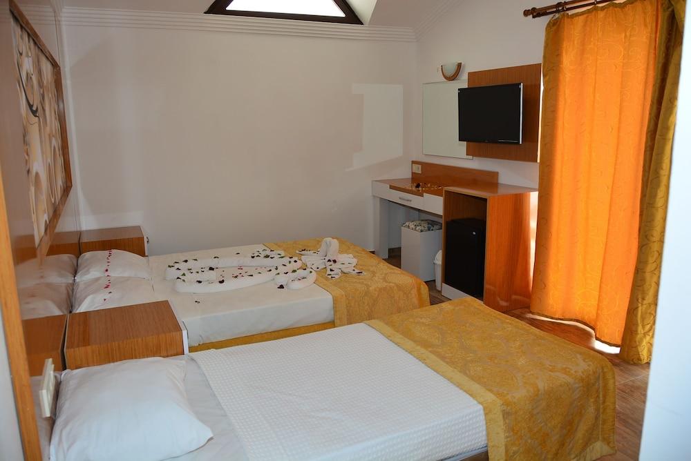 Anita Dream Hotel — 4