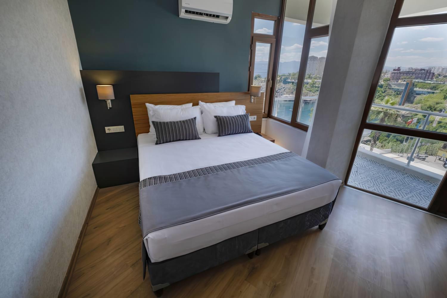 Qinn Hotels — 4