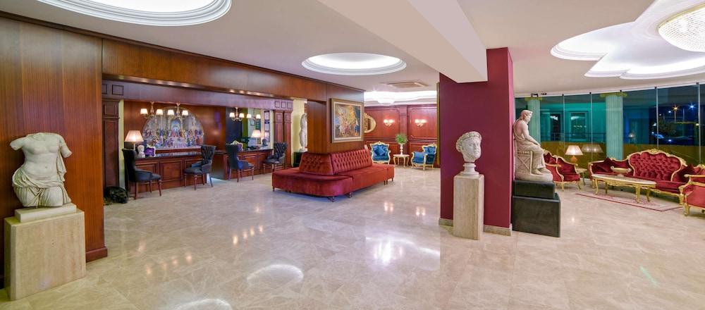 Antique Roman Palace Museum Hotel — 10