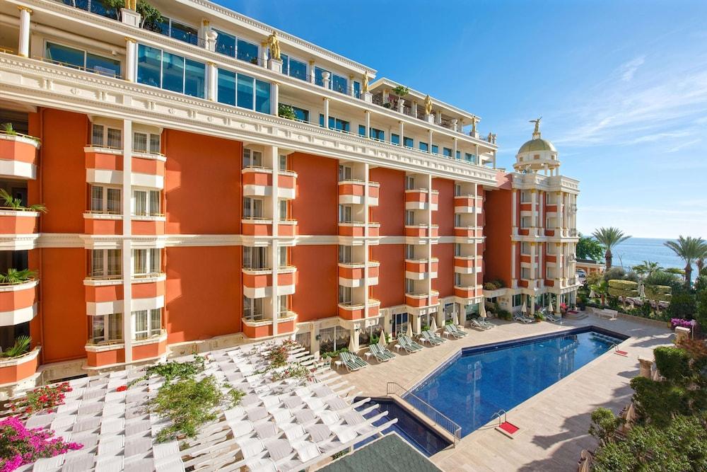 Antique Roman Palace Museum Hotel — 4