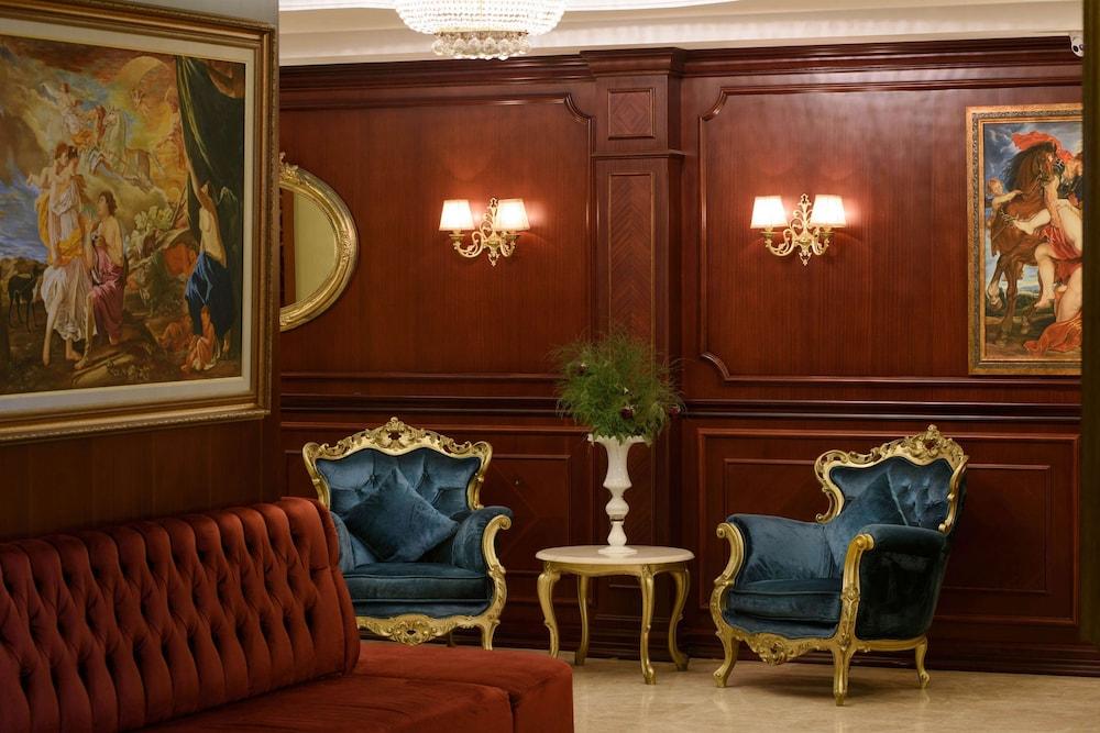 Antique Roman Palace Museum Hotel — 9