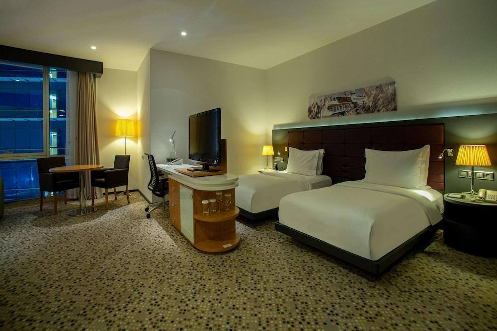DoubleTree by Hilton Hotel Istanbul - Moda — 3