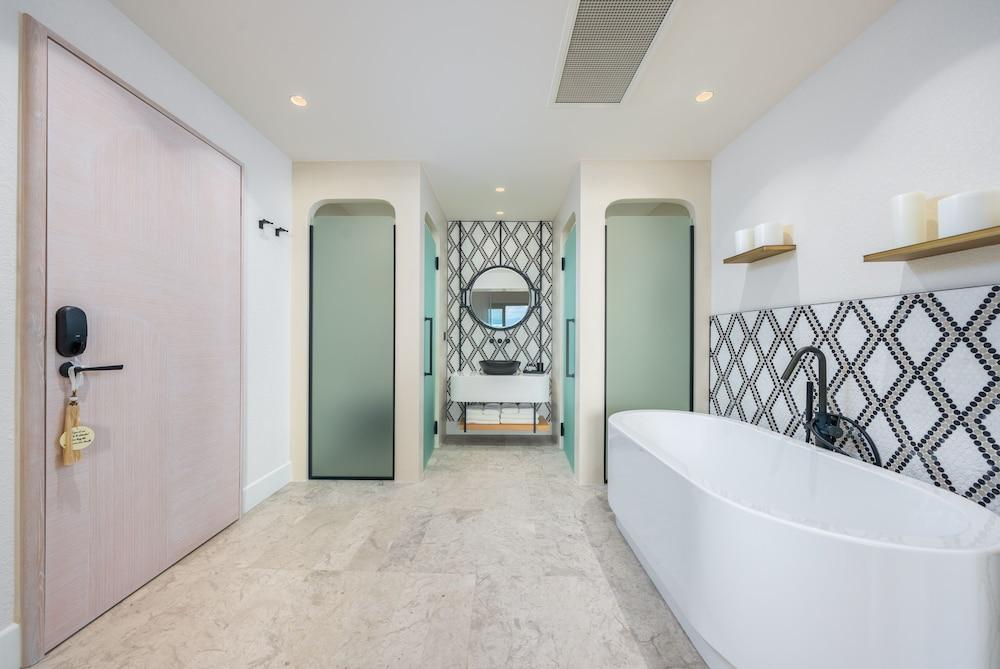 Yacht Classic Hotel — 9
