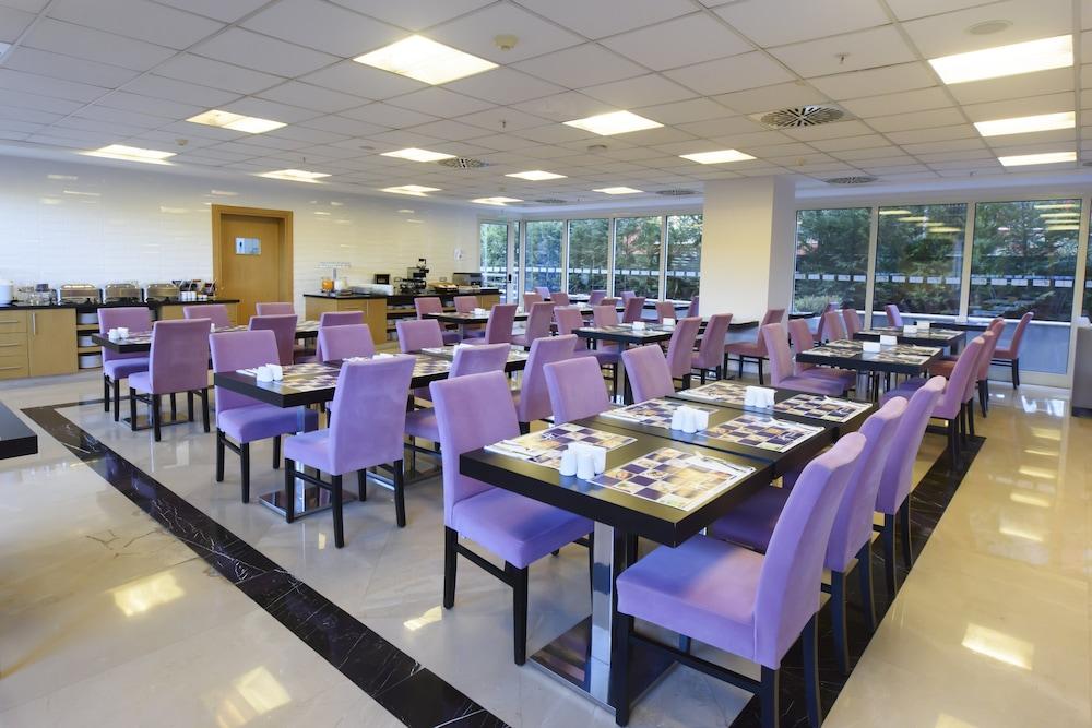 Holiday Inn Express Istanbul - Altunizade — 9