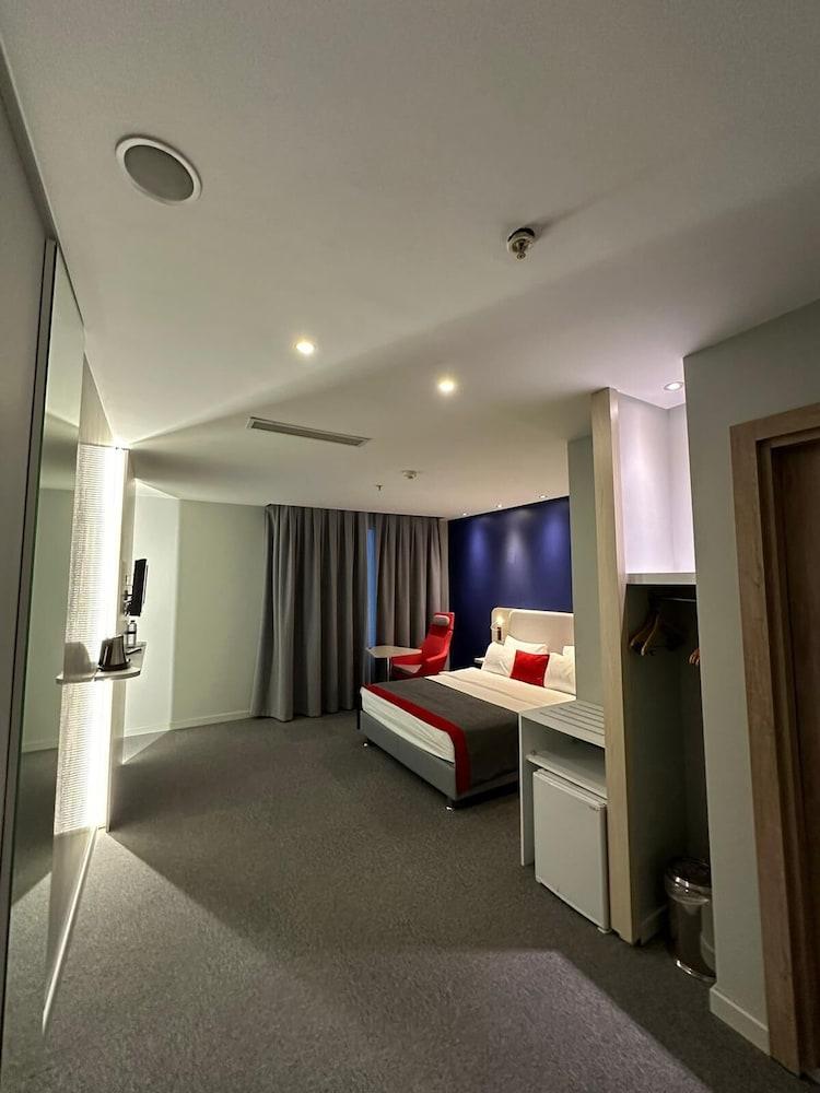 Holiday Inn Express Istanbul - Altunizade — 5