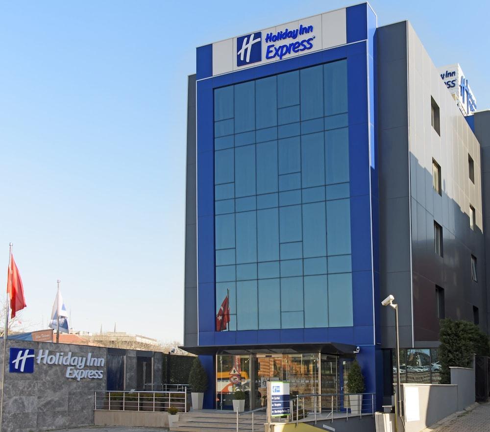 Holiday Inn Express Istanbul - Altunizade — 1