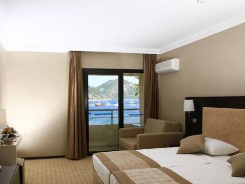 Faros Premium Beach — 2