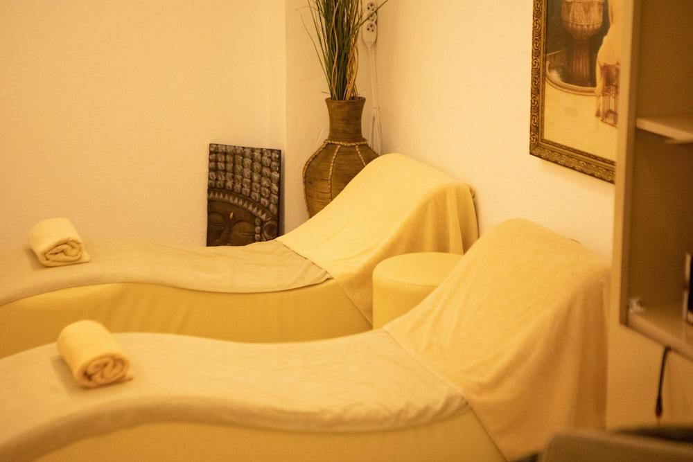 Lara Vista Hotel — 10