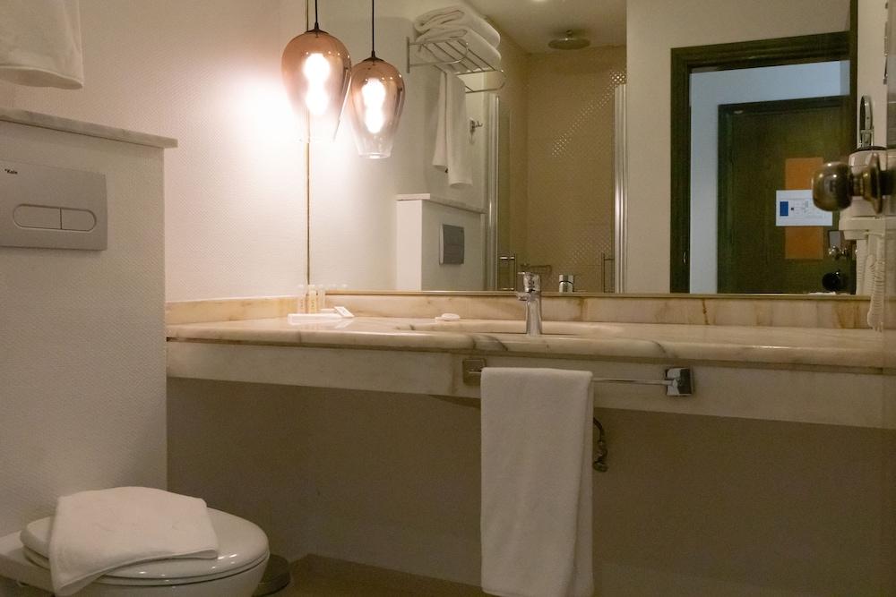 Lara Vista Hotel — 8