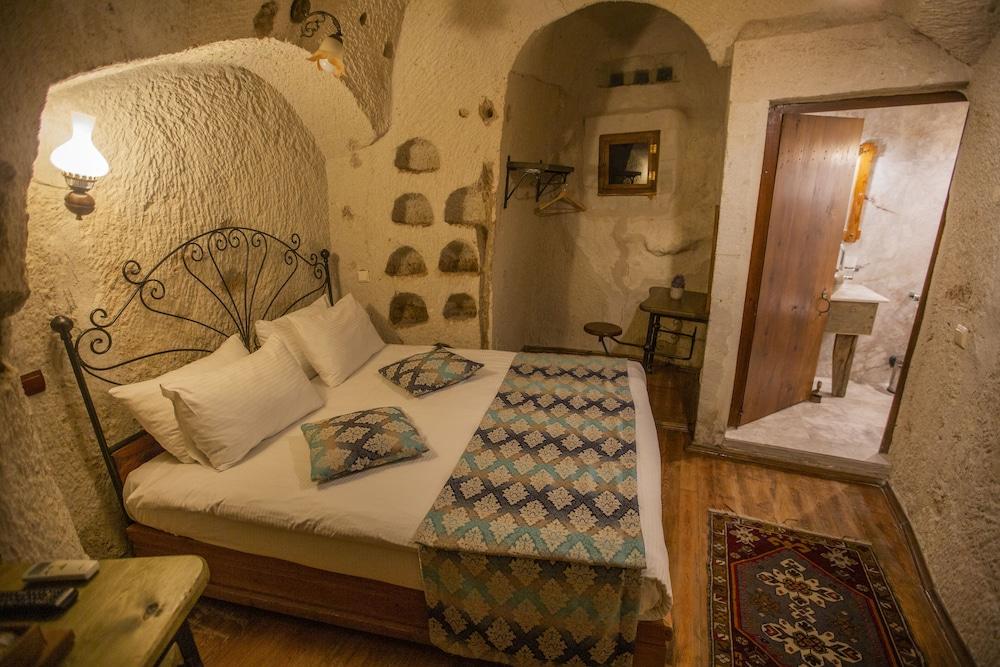 Divan Cave House — 10