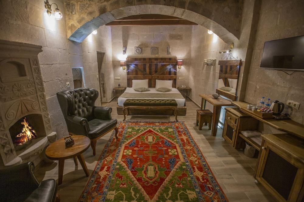 Divan Cave House — 4