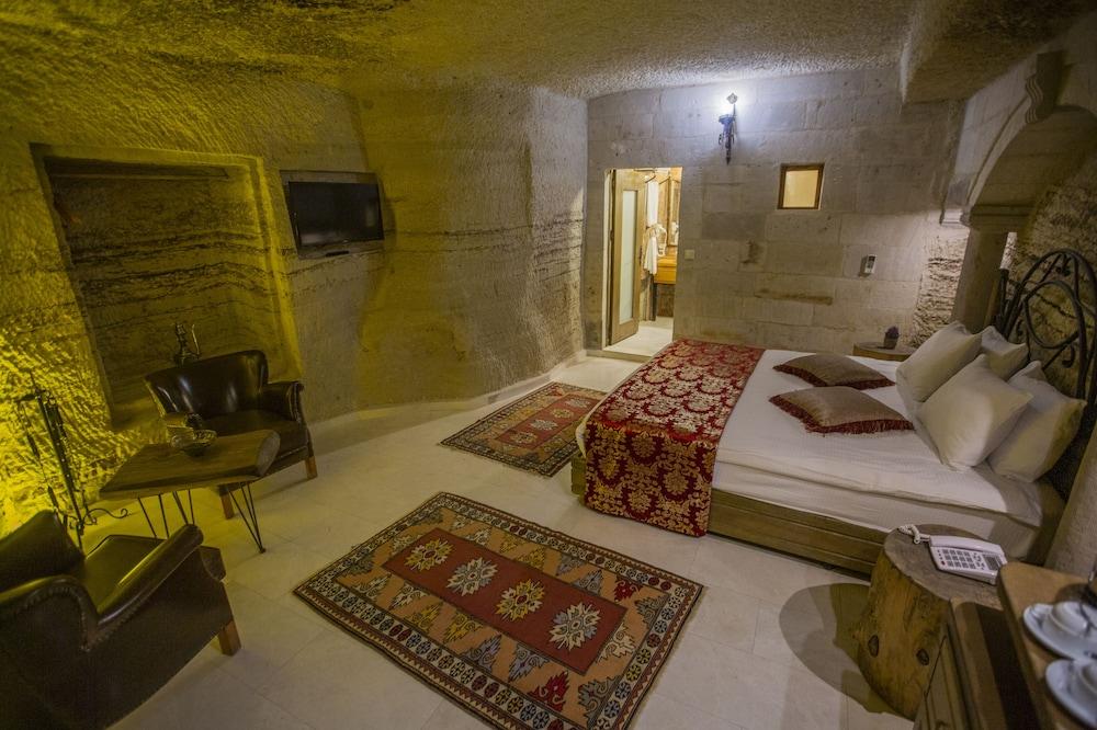 Divan Cave House — 7