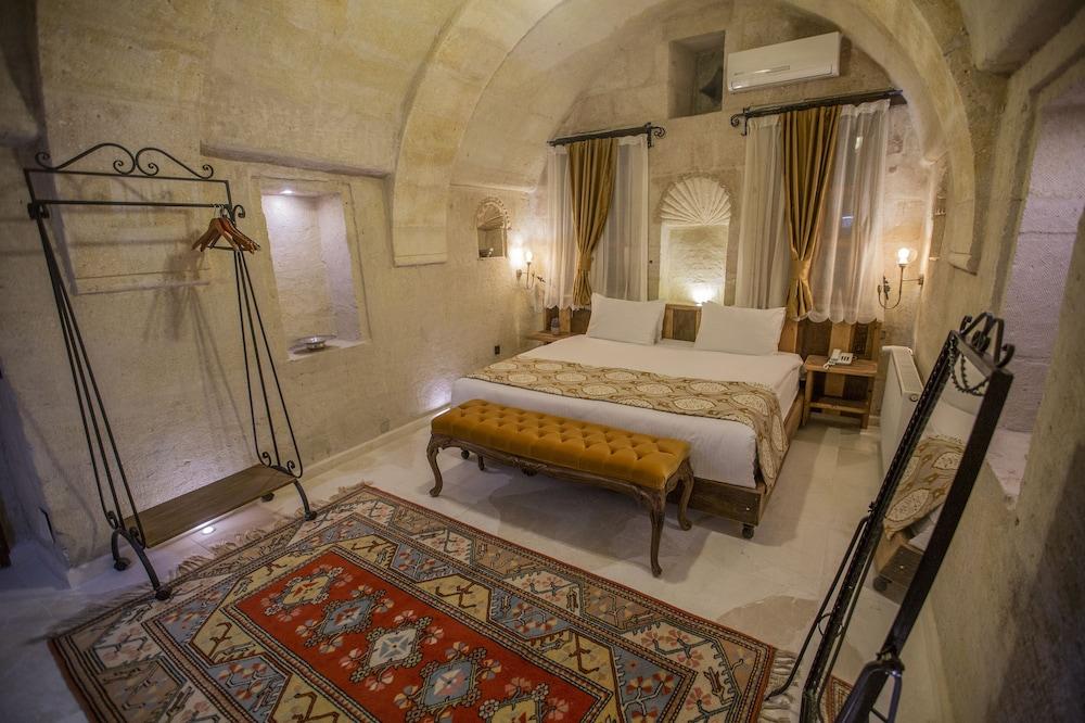 Divan Cave House — 5