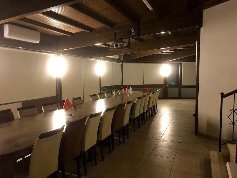 Kum Hotel — 2
