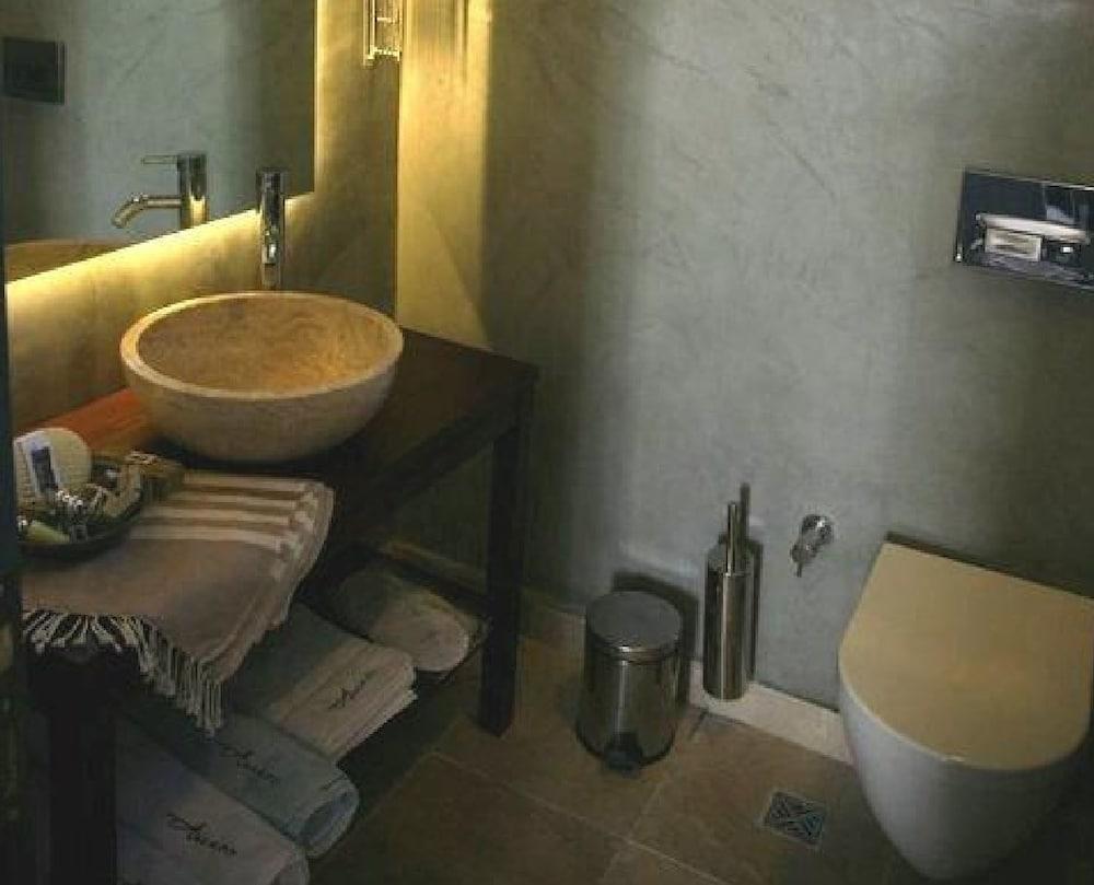Anemos Hotel — 9