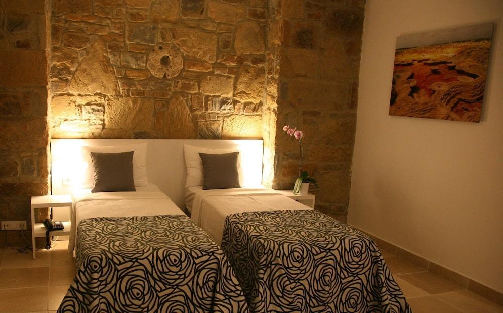 Anemos Hotel — 2